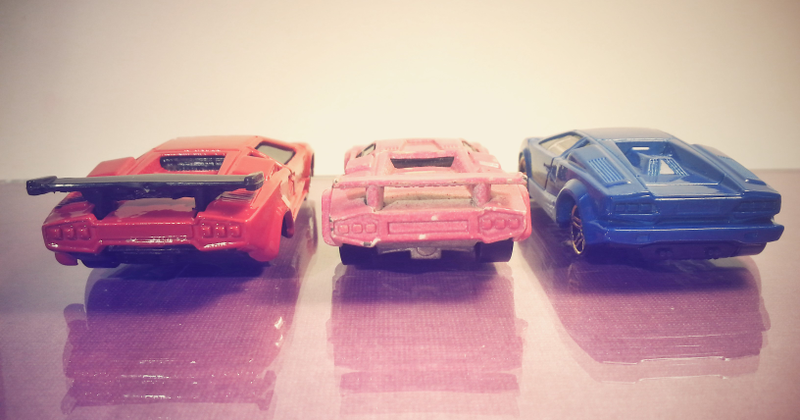 Illustration for article titled Lamborghini Countach: Hot Wheels vs Maisto (Diecast Review)